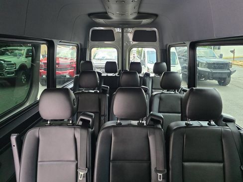 Used 2022 Mercedes-Benz Sprinter 2500 w/ Parking Package image 29