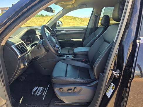 Used 2023 Volkswagen Atlas SE w/ Black Wheel Package AWD/4WD image 12