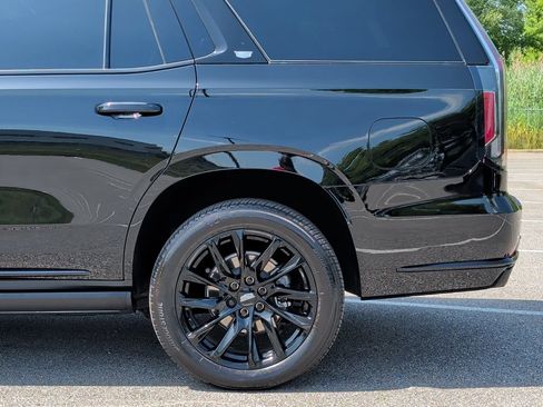 Used 2024 Cadillac Escalade Sport Platinum w/ LPO, ONYX Package AWD/4WD image 5