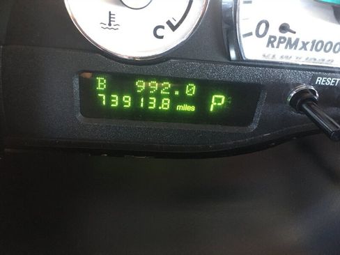 Used 2005 Ford Thunderbird Deluxe image 15