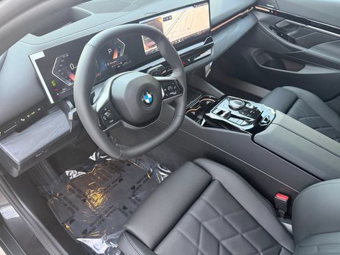 Used 2026 BMW 530i w/ Premium Package RWD image 4