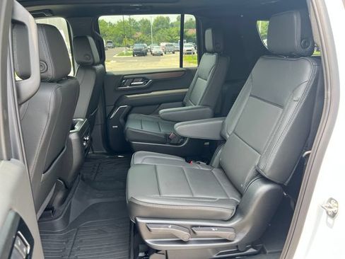 New 2026 GMC Yukon XL Denali w/ Sun & Power Step Package AWD/4WD image 12