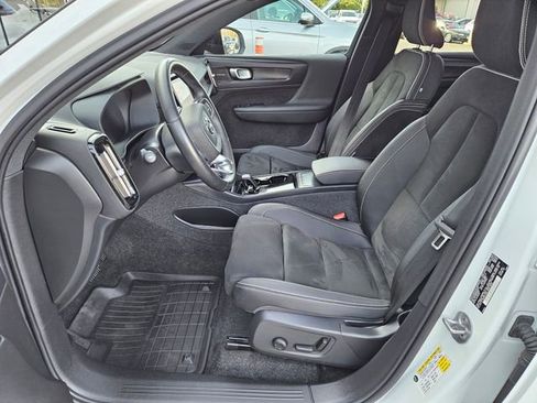 Certified 2023 Volvo C40 P8 Recharge Ultimate w/ Protection Package Premier AWD/4WD image 10