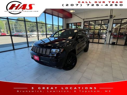 Used 2021 Jeep Grand Cherokee Laredo X AWD/4WD image 2
