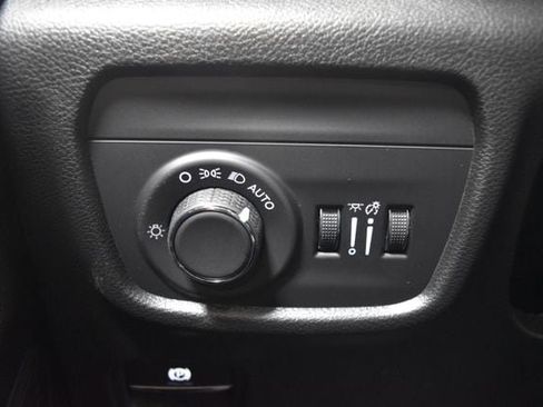 New 2025 Jeep Grand Cherokee L Laredo w/ Luxury Tech Group I image 16