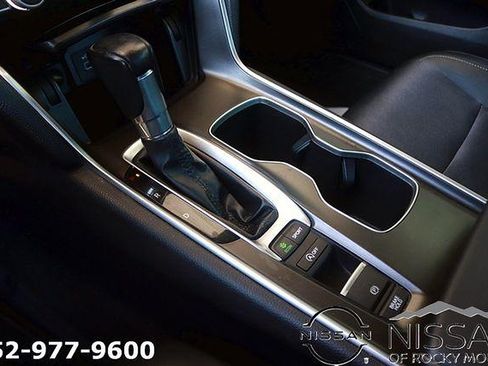 Used 2022 Honda Accord Sport image 19