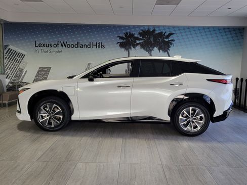 Used 2023 Lexus RZ 450e Premium image 2
