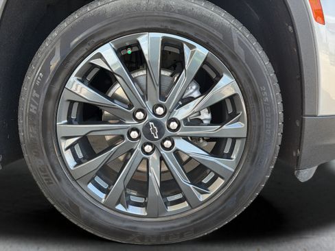Used 2023 Chevrolet Traverse RS w/ LPO, Floor Liner Package AWD/4WD image 12