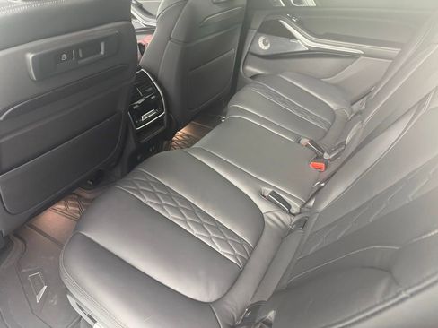 Used 2019 BMW X7 xDrive50i w/ Dynamic Handling Package AWD/4WD image 13