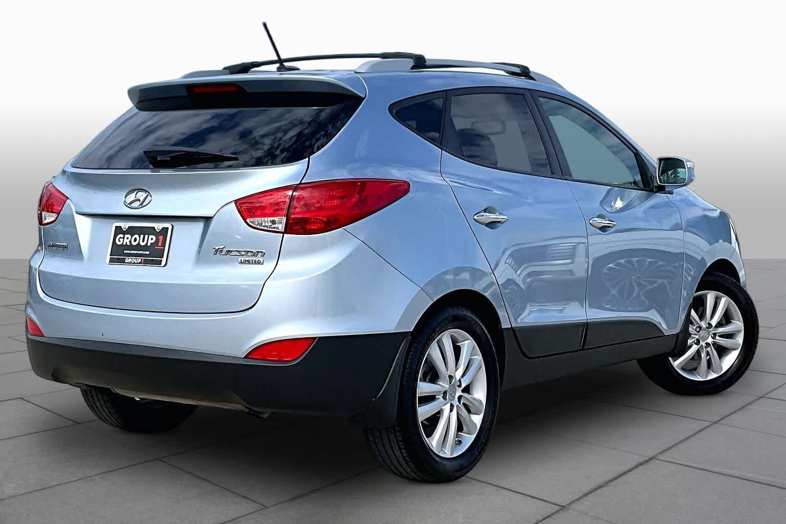 Used 2012 Hyundai Tucson Limited FWD image 12