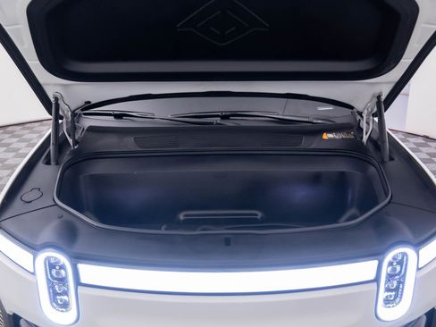 Used 2024 Rivian R1S Adventure image 35