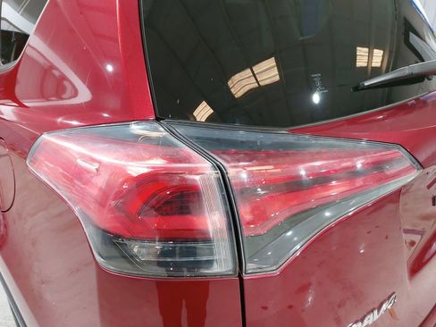 Used 2018 Toyota RAV4 Limited image 34