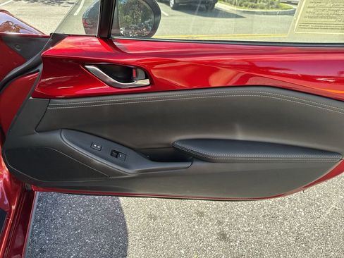 Used 2021 MAZDA MX-5 Miata Club image 42
