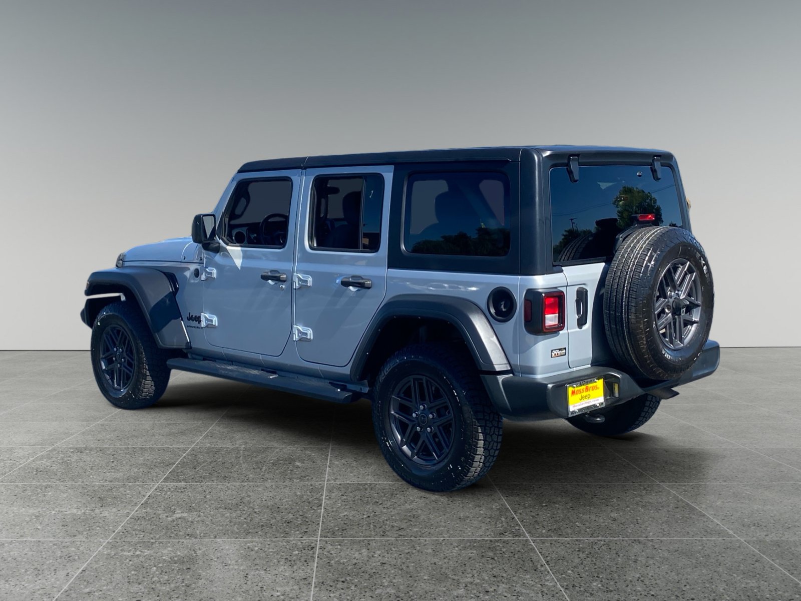 Used 2024 Jeep Wrangler Unlimited Sport AWD/4WD image 3