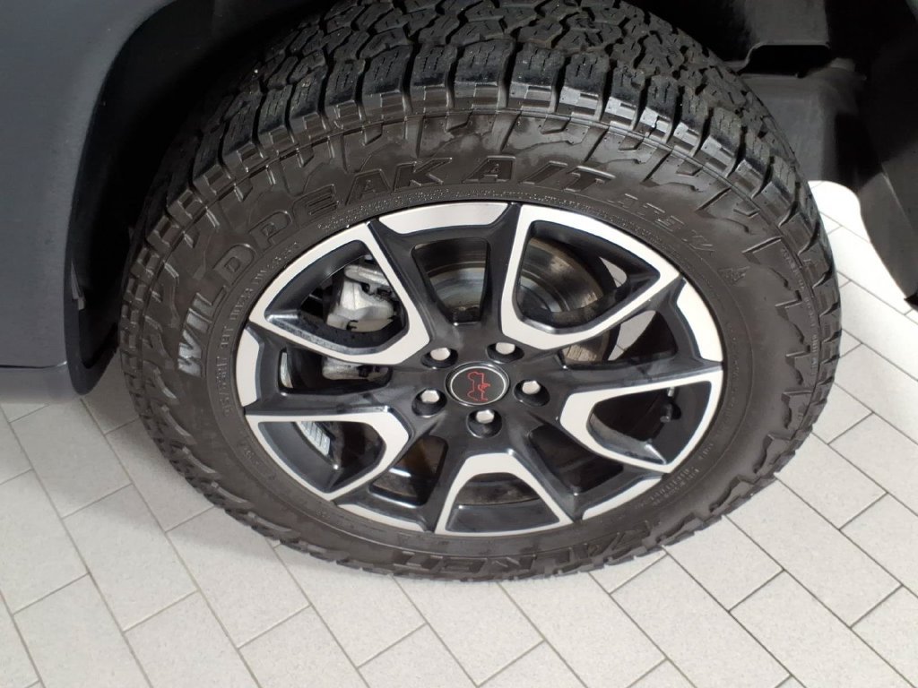 Used 2025 Jeep Compass Trailhawk AWD/4WD image 8