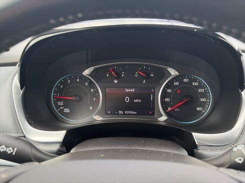Used 2021 Chevrolet Traverse LT FWD image 18