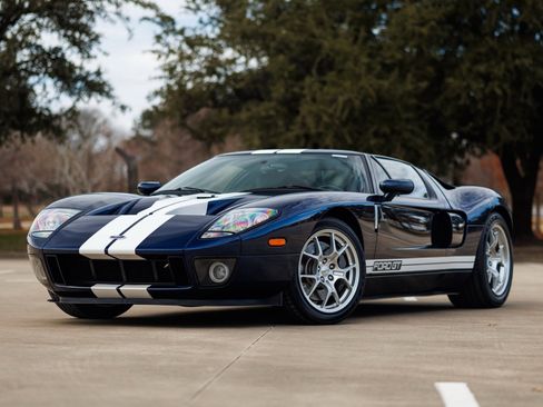Used 2006 Ford GT image 2