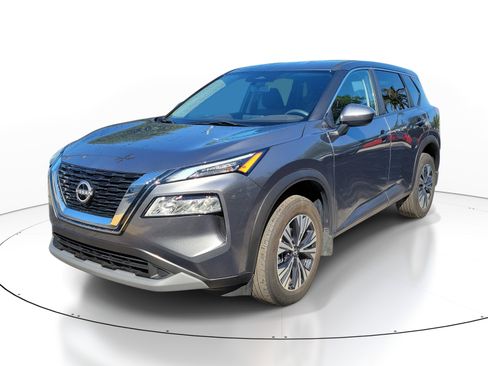 Used 2023 Nissan Rogue SV FWD image 3