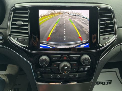 Used 2021 Jeep Grand Cherokee Limited image 25