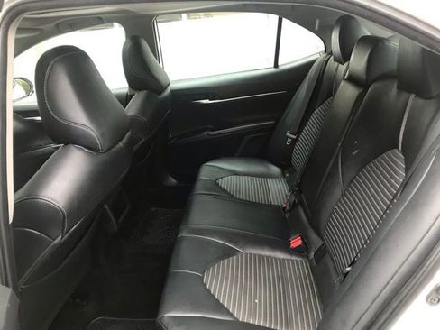 Certified 2019 Toyota Camry SE image 10