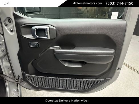 Used 2023 Jeep Wrangler Unlimited Rubicon 4xe w/ Steel Bumper Group image 24