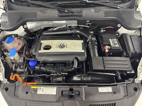 Used 2013 Volkswagen Beetle 2.0T image 11