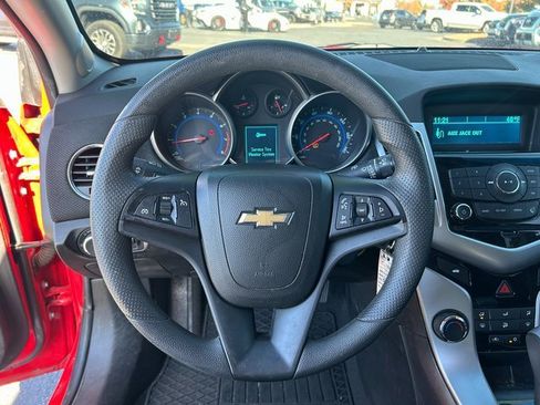 Used 2016 Chevrolet Cruze LT image 17