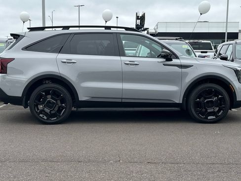 Used 2025 Kia Sorento SX Prestige AWD/4WD image 3