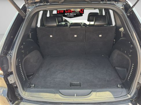 Used 2021 Jeep Grand Cherokee Laredo X AWD/4WD image 12