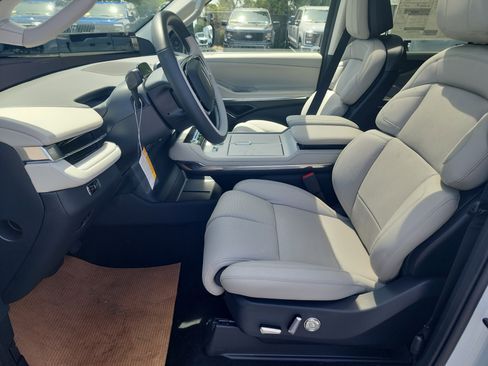 New 2026 Lincoln Navigator L Reserve AWD/4WD image 15