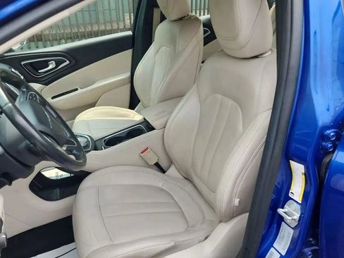 Used 2017 Chrysler 200 Limited Platinum FWD image 14