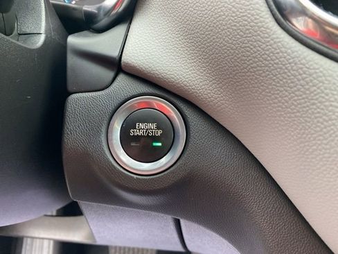 Used 2021 Chevrolet Equinox LS w/ LS Convenience Package FWD image 17