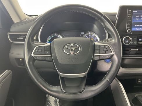 Certified 2022 Toyota Highlander XLE image 8