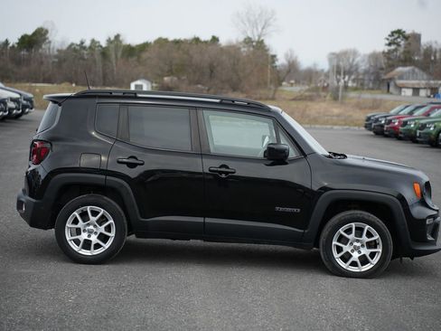 Used 2021 Jeep Renegade Latitude w/ Luxury Group I image 4