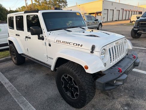 Used 2016 Jeep Wrangler Unlimited Rubicon image 12