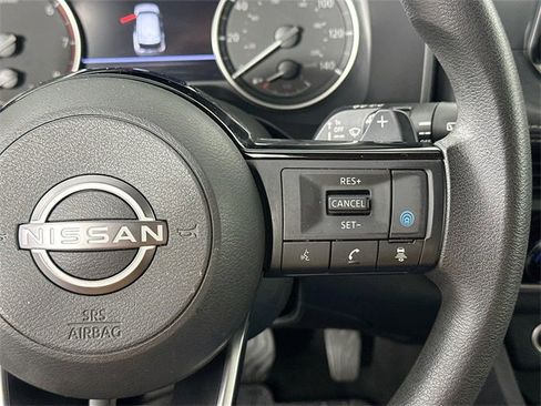 Used 2023 Nissan Rogue SV image 29