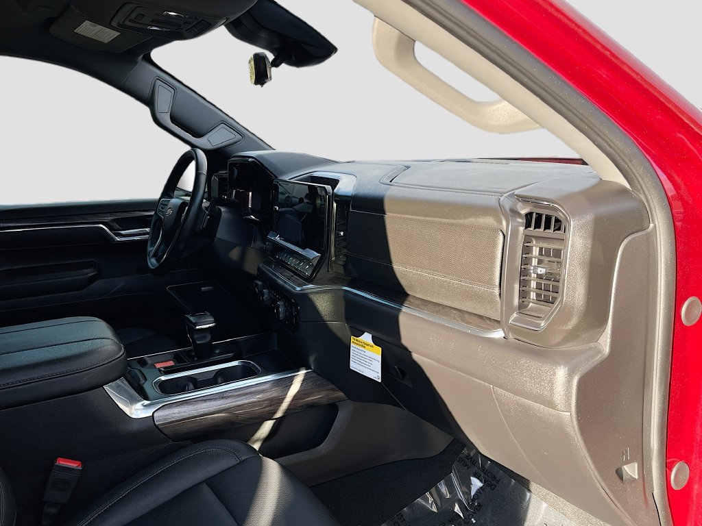 Used 2025 Chevrolet Silverado 1500 LTZ AWD/4WD image 29