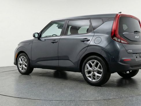 Used 2025 Kia Soul LX w/ LX Technology Package image 6