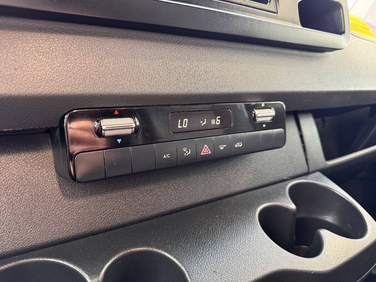 Used 2019 Mercedes-Benz Sprinter 144 image 25
