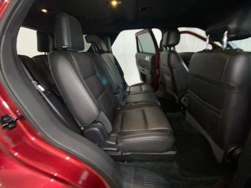 Used 2014 Ford Explorer XLT w/ Equipment Group 202A image 32