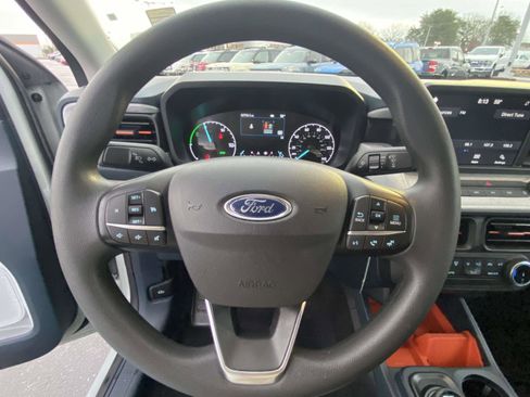 Used 2023 Ford Maverick XLT image 18