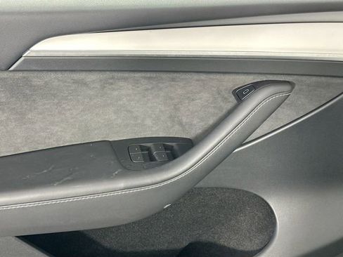 Used 2023 Tesla Model Y Performance AWD/4WD image 21