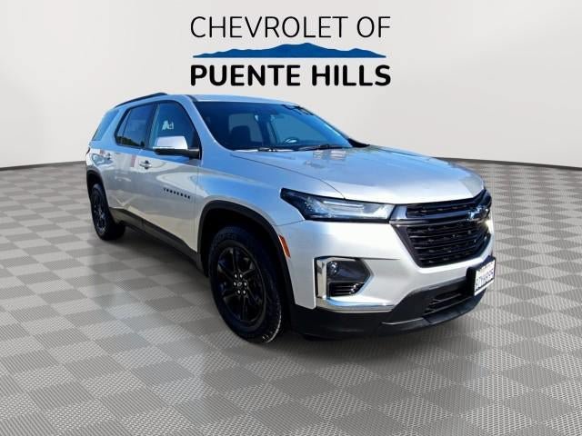 Used 2022 Chevrolet Traverse LT FWD image 2