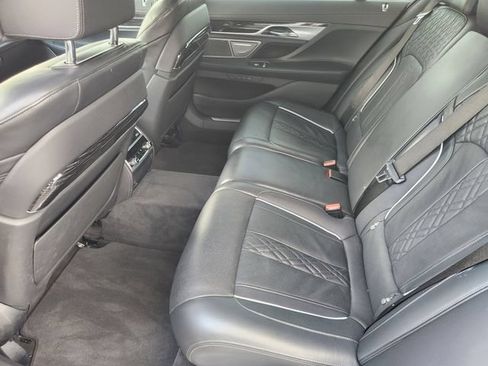 Used 2022 BMW 750i xDrive AWD/4WD image 28