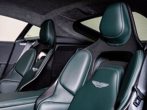 Used 2025 Aston Martin V8 Vantage Roadster RWD image 22