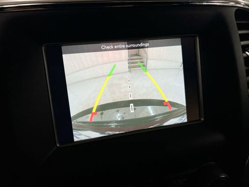 Used 2021 Jeep Grand Cherokee Laredo image 15