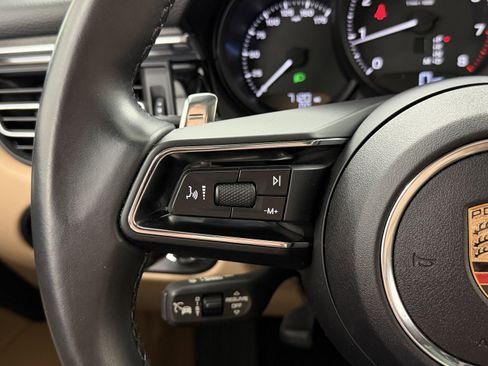 Certified 2025 Porsche Macan image 48