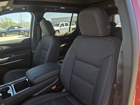 New 2026 Chevrolet Traverse LT FWD image 9