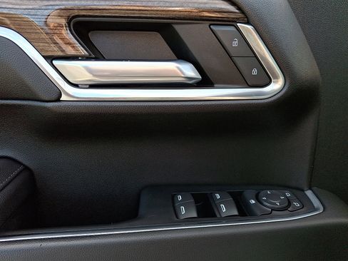 Used 2022 Chevrolet Silverado 1500 LT image 12