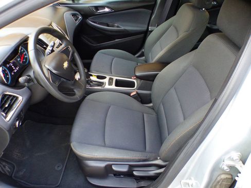 Used 2016 Chevrolet Cruze LS image 17
